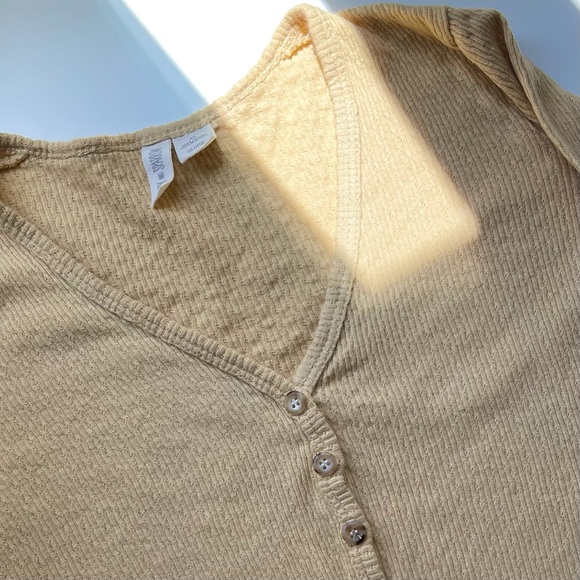 Yellow Sky and Sparrow Cardigan - Picture 3 of 3